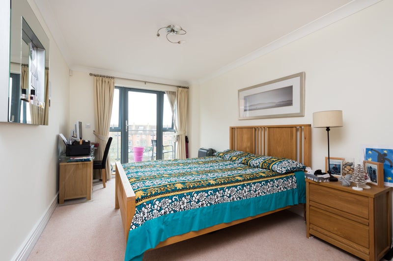 'Lovely apartment in Jericho' Room to Rent from SpareRoom