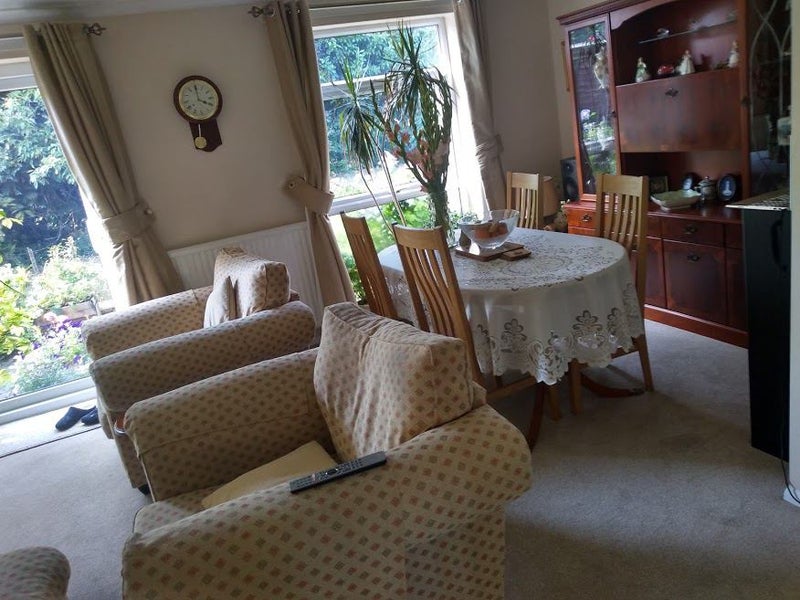 Photo 1: LOUNGE/DINER