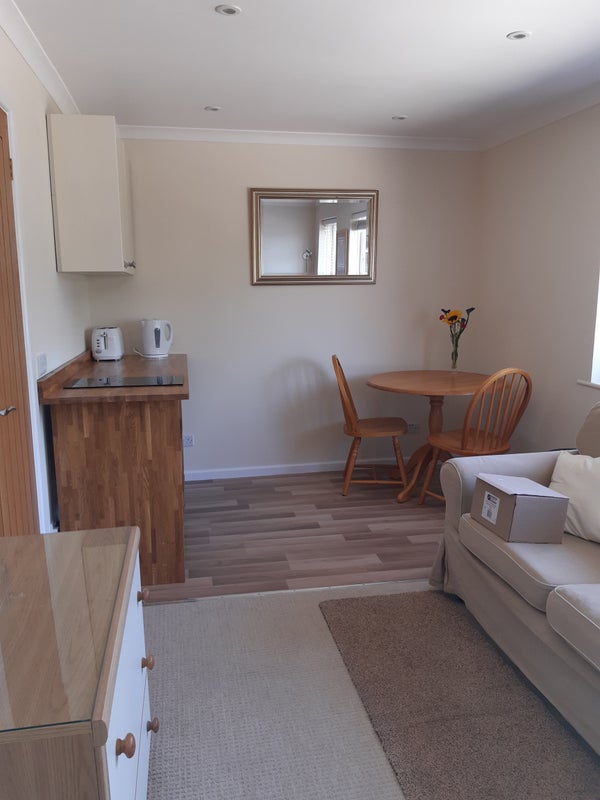 'Large, Quality, Self Contained Bedsit' Room to Rent from SpareRoom