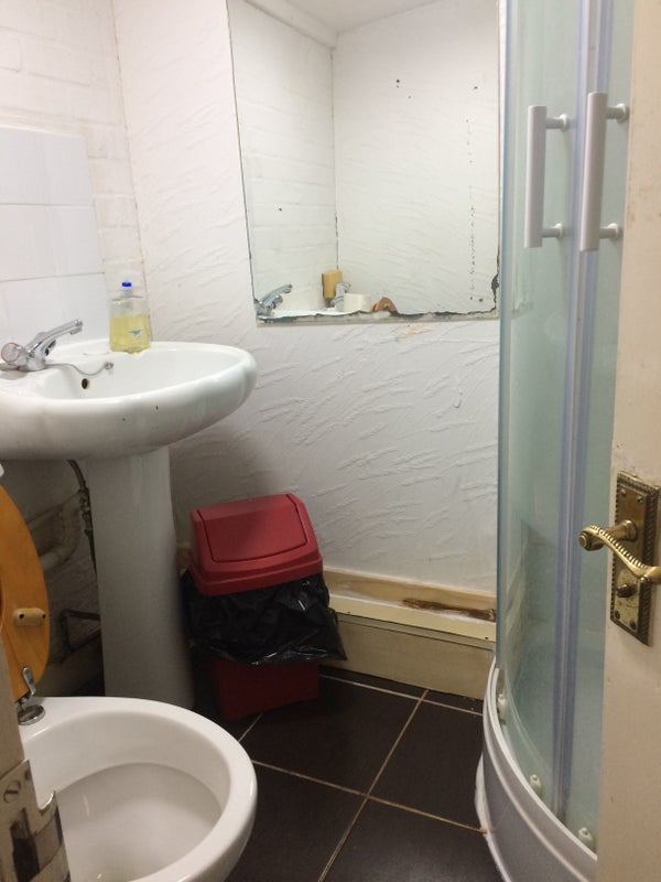 '1 double room for rent Dagenham East' Room to Rent from SpareRoom