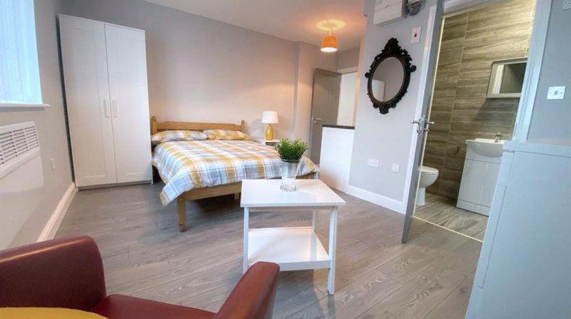 Photo 1: Room 1: 550 PCM