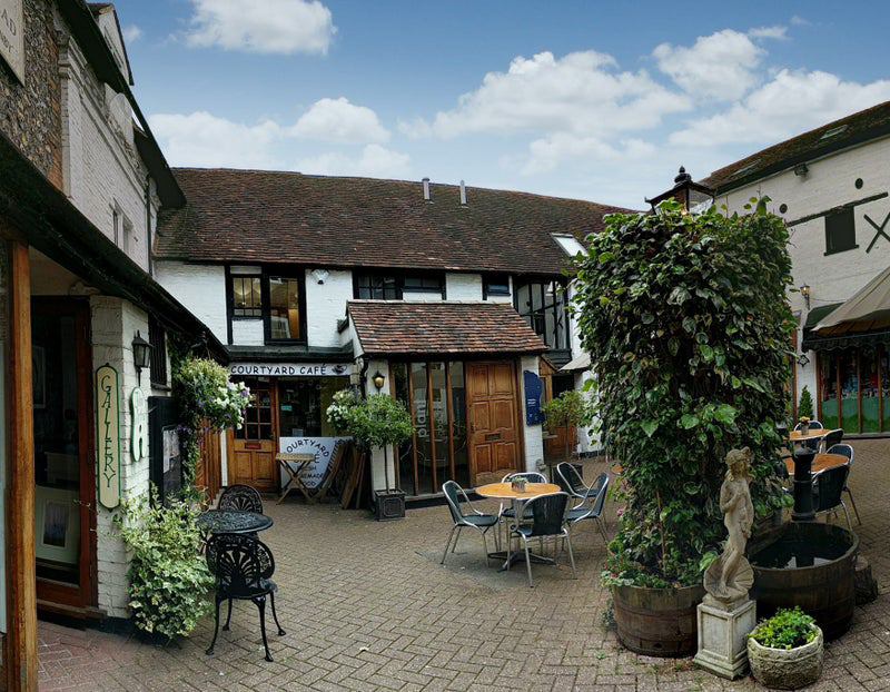 'Housemate wanted for lovely Dorking house share' Room to Rent from