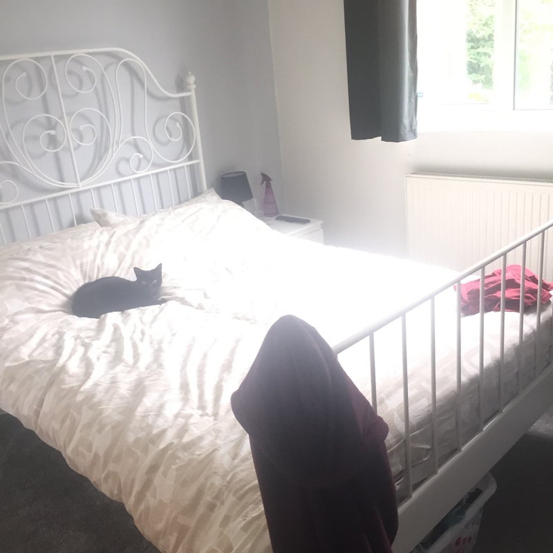 Photo 1: Double bedroom