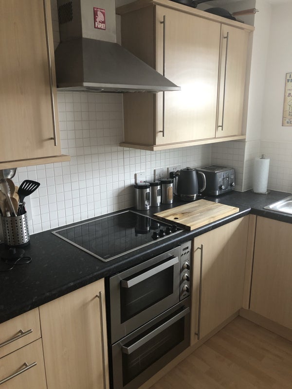 'Double Room on the popular Elvetham Heath ' Room to Rent from SpareRoom