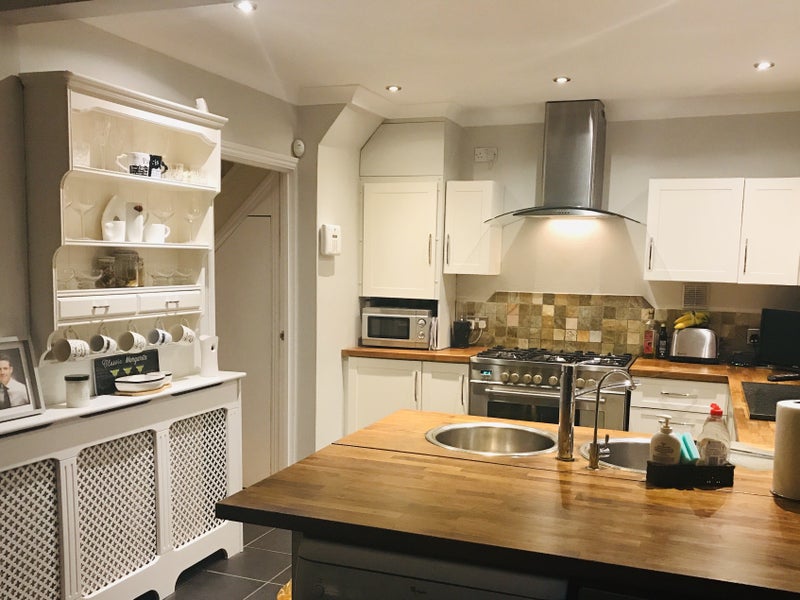 'Lovely Home 10min walk to Shenfield Station' Room to Rent from SpareRoom