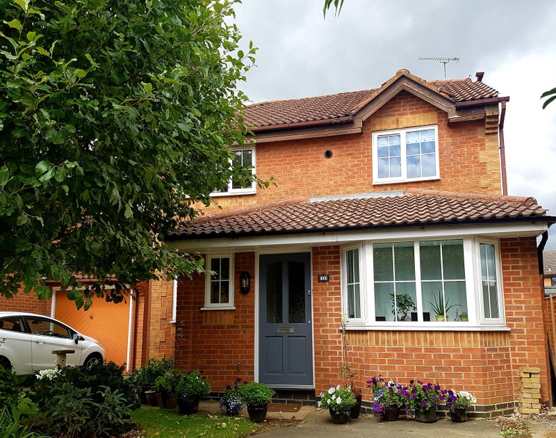 Cosy single room with ensuite bathroom. ' Room to Rent from