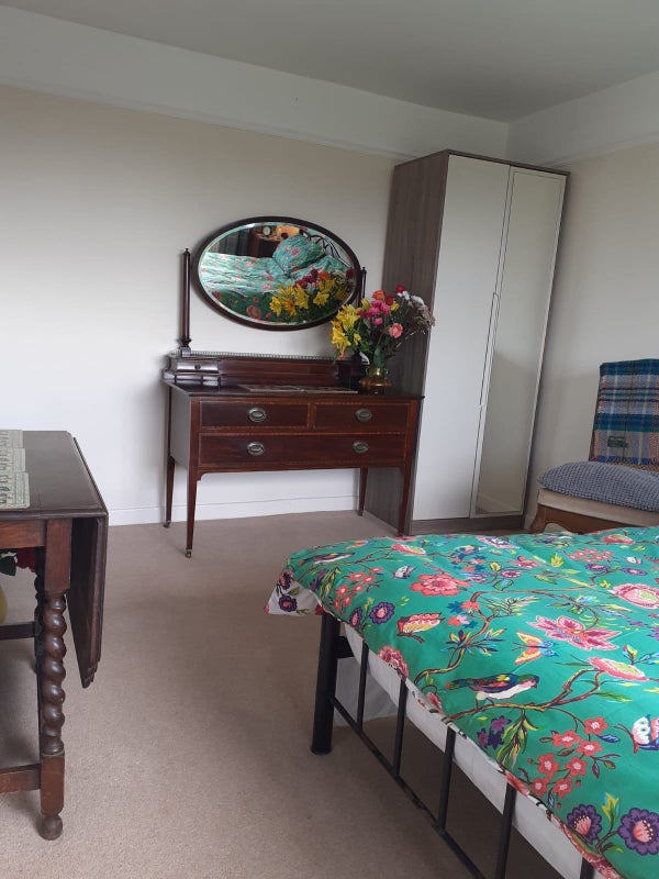 'Double rooms close to Gobowen , Ellesmere , ABP ' Room to Rent from