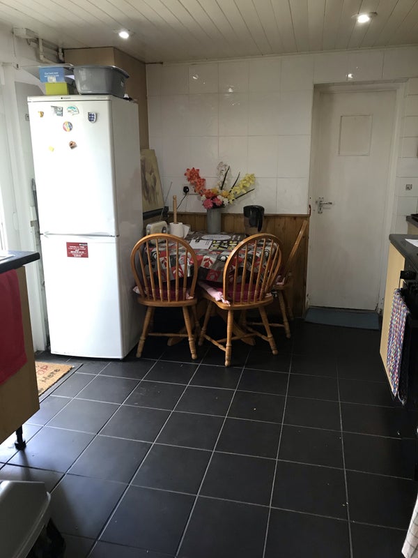Photo 1: Kitchen