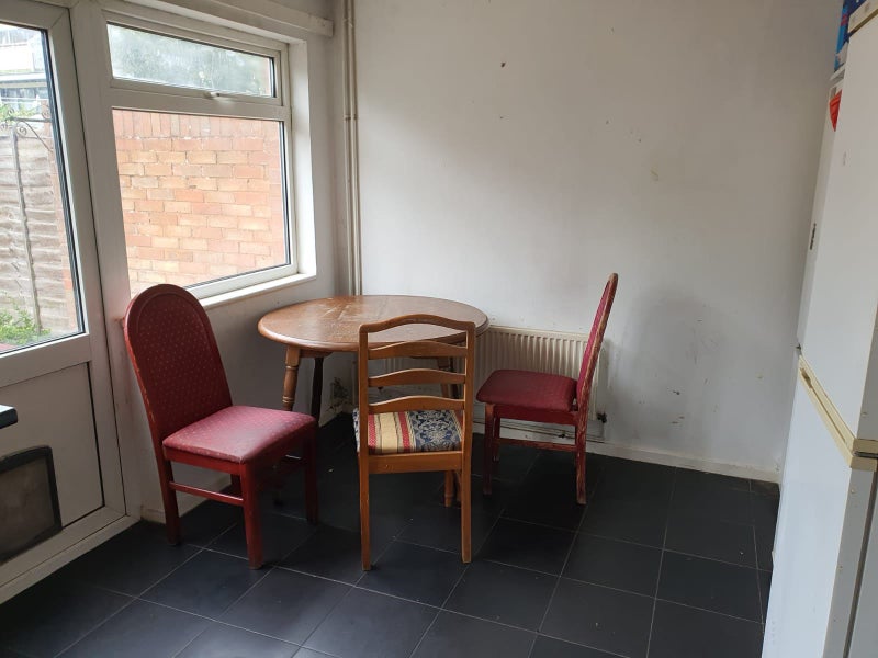 'Double Room Maidenhead Centre' Room to Rent from SpareRoom