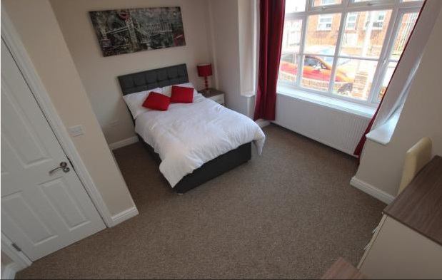 Photo 1: Bedroom 1 (Available)