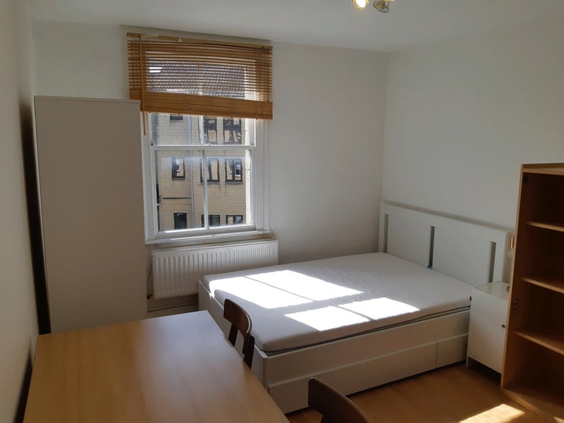 Photo 1: Bedroom 1