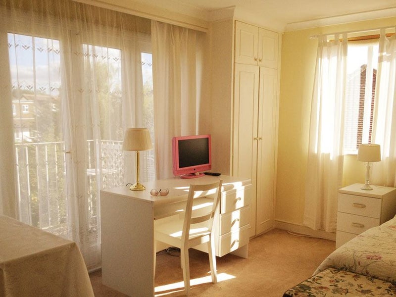 Photo 1: sunny room  with balcony
