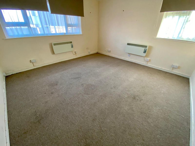 'Studio Flat in £180 PCM' Room to Rent from SpareRoom