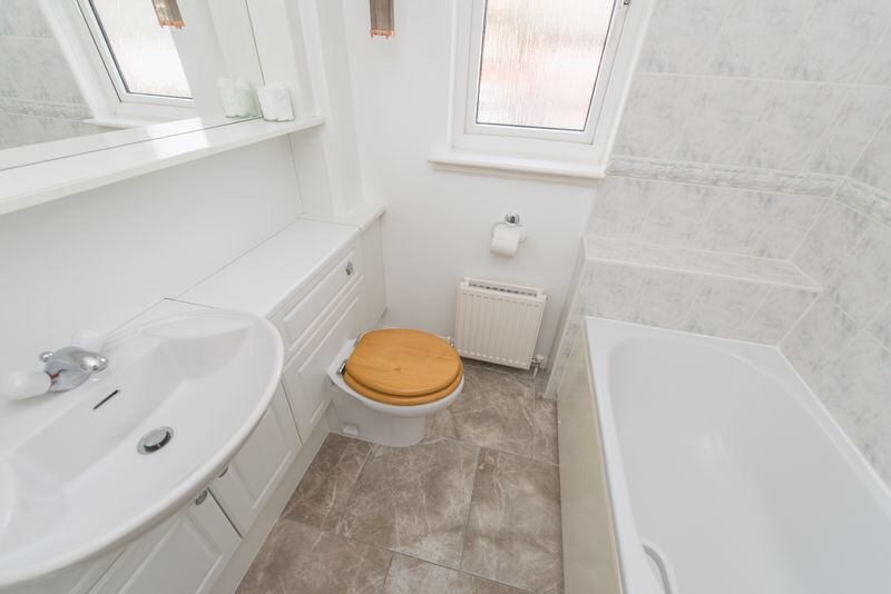 Photo 6: Toilet
