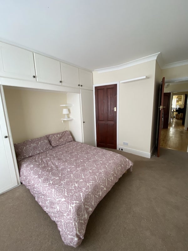 'Cosy Double En Suite Room In Croxley' Room to Rent from SpareRoom