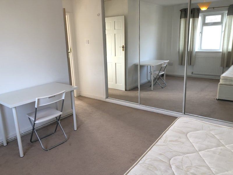 'Rooms For Rent *All Utilities Included*' Room to Rent from SpareRoom