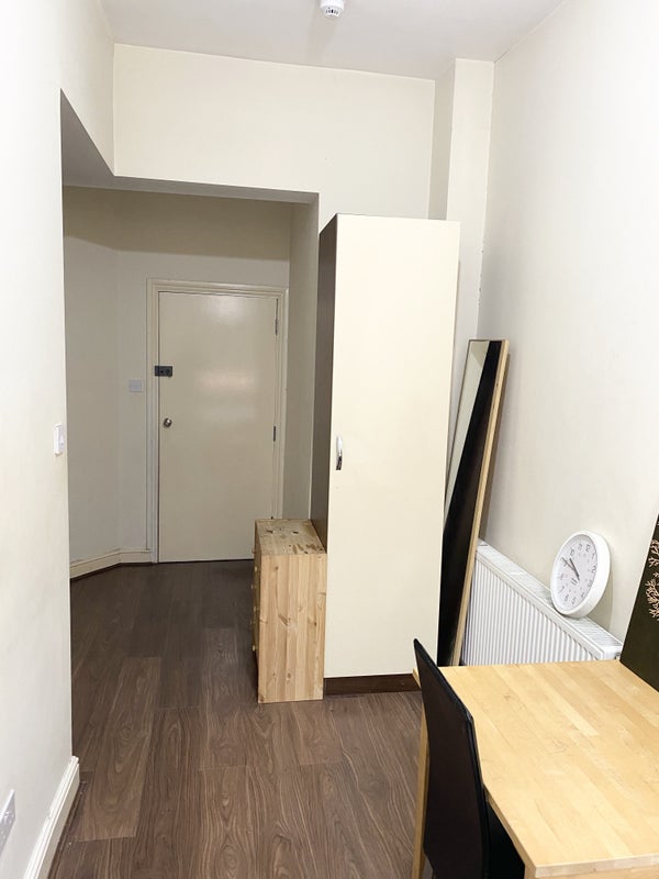 'E1050 Ealing, No Deposit,Studio Flat To Rent' Room to Rent from SpareRoom