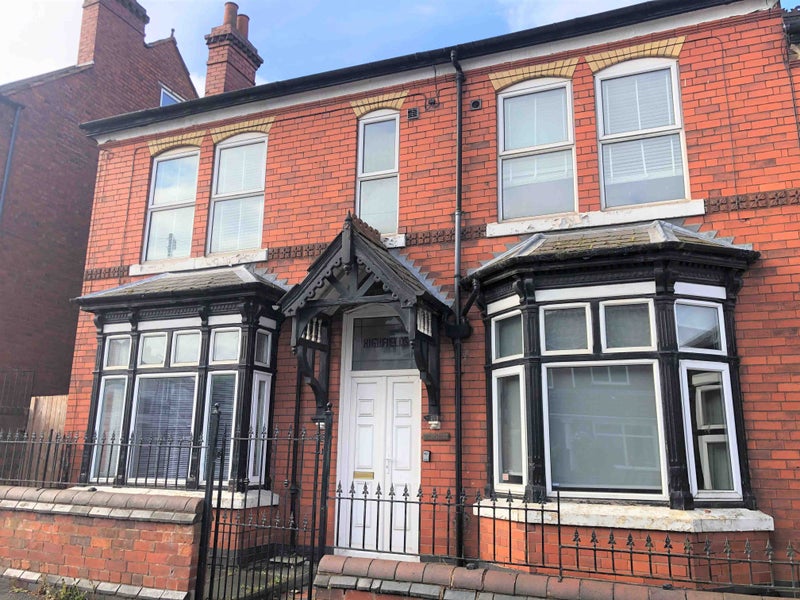 Dudley Town Centre Brand New Studios & Flats **' Room to Rent from