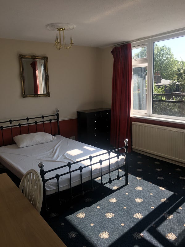 'Rooms for rent in Bermondsey (Zone 2)' Room to Rent from SpareRoom