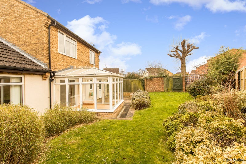 'Double room in luxury house at Bicester' Room to Rent from SpareRoom