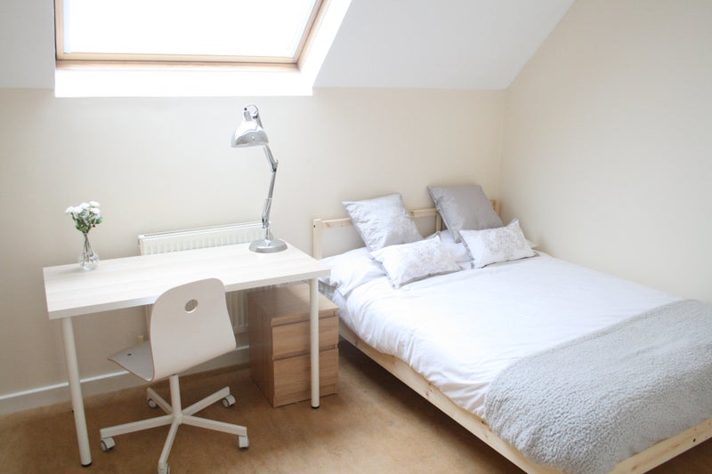 Photo 1: SF - Double Room.