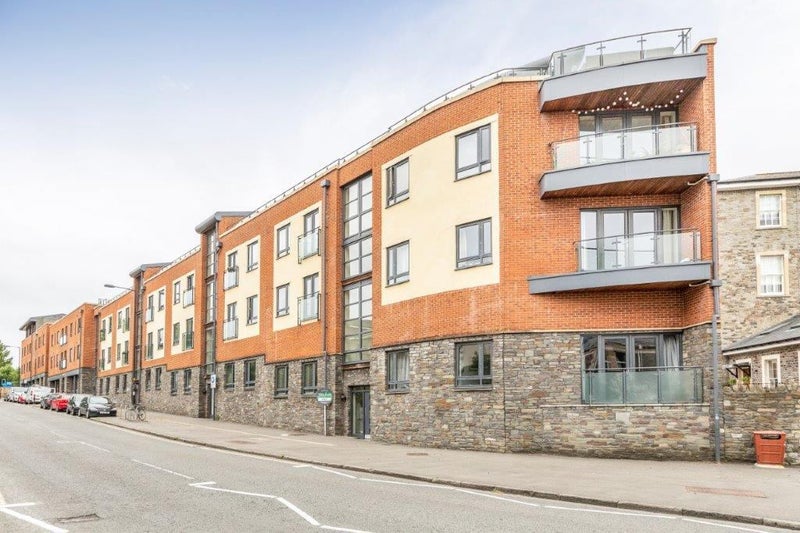 'Flat share with professional female in Ashley Down' Room to Rent from