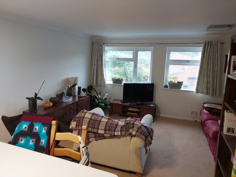 'Double with ensuite Reigate' Room to Rent from SpareRoom