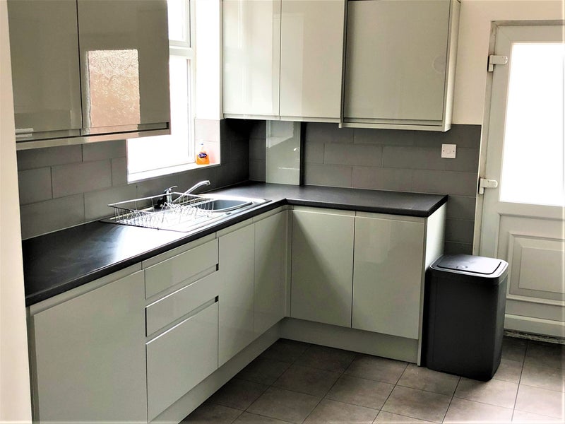 'Large rooms to rent in Rock Ferry' Room to Rent from SpareRoom