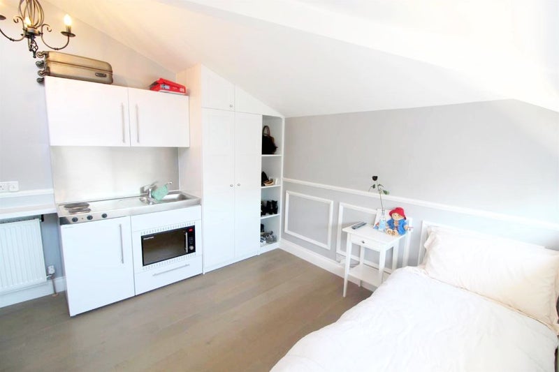 'Studio Flat, Westbourne Terrace, W2' Room to Rent from SpareRoom