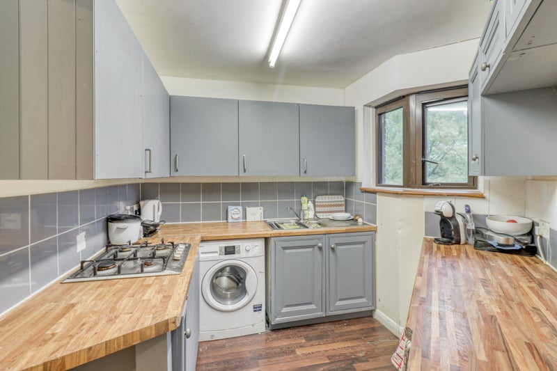 'Weybridge Large Lovely Double Room ' Room to Rent from SpareRoom