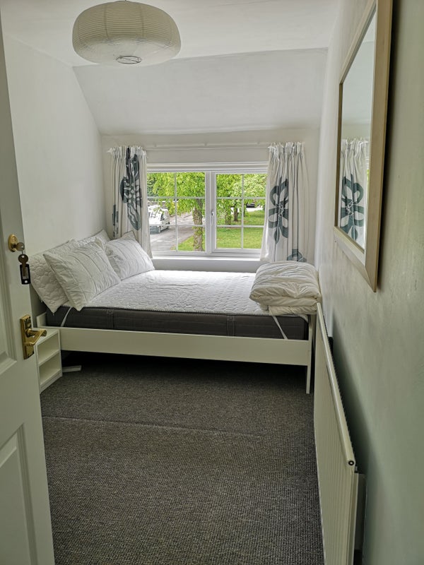 Photo 1: Bed room with double bed