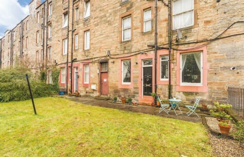 'Modern Furnished Large 1 Bedroom Flat In Edinburgh' Room to Rent from