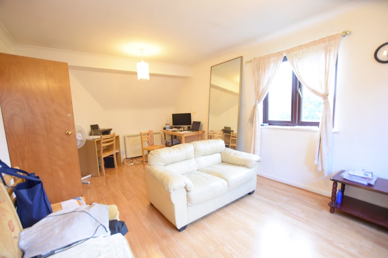 Spacious 1 bed flat Willesden Green **' Room to Rent from SpareRoom