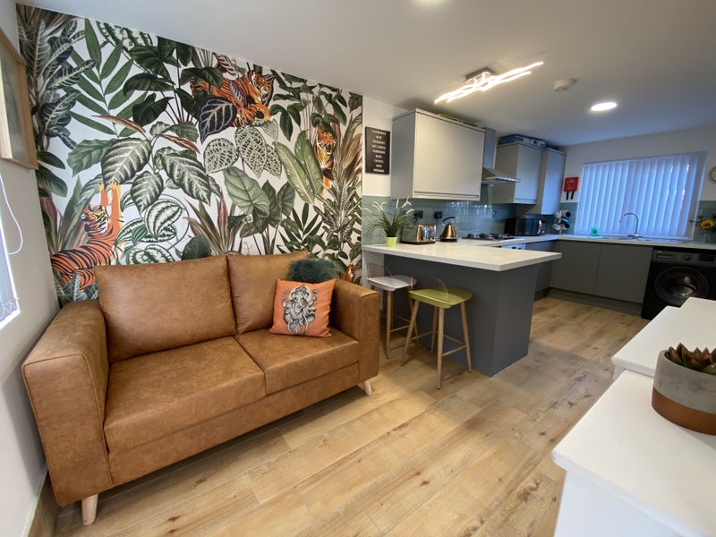 Photo 1: Luxurious Communal Lounge / Kitchen