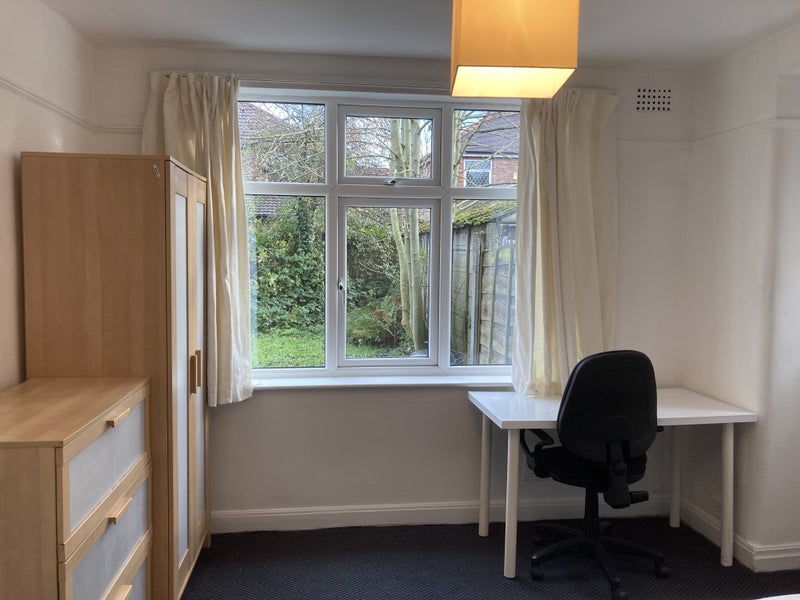 'Double Room East Didsbury' Room to Rent from SpareRoom