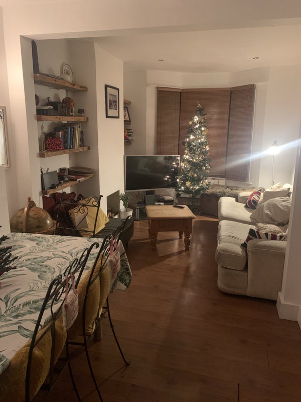 'Good size double bedroom ' Room to Rent from SpareRoom