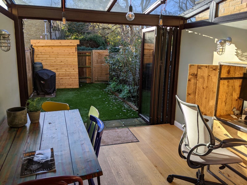 Photo 1: garden / conservatory