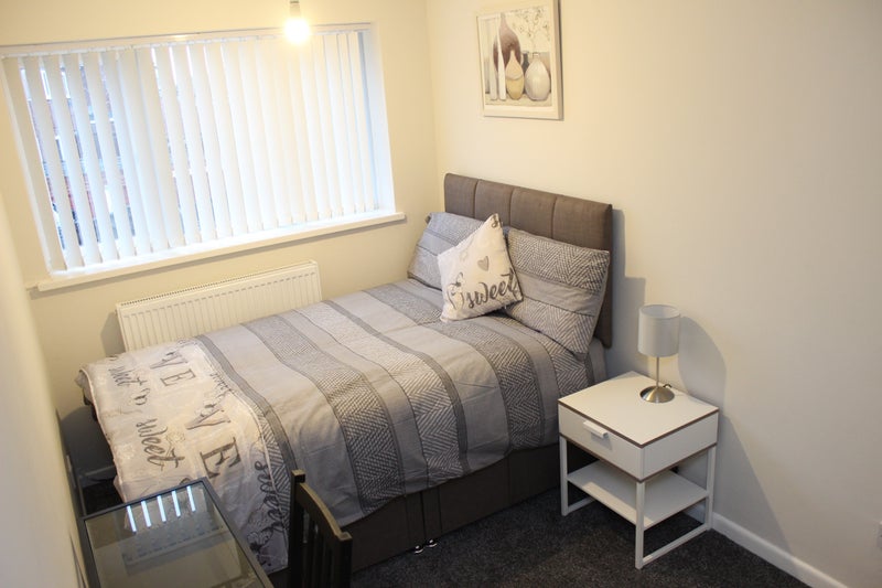 Photo 1: Double Bed