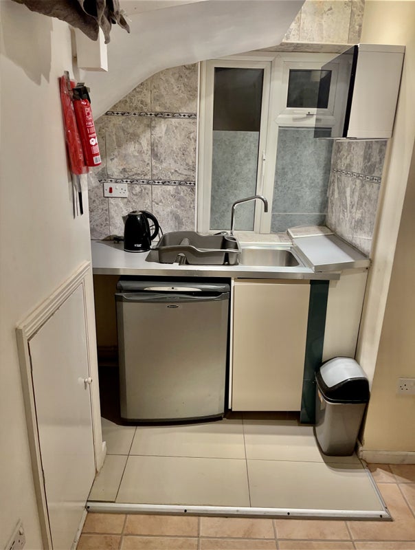 'Studio/ Bedsit / EnSuite Double Room' Room to Rent from SpareRoom