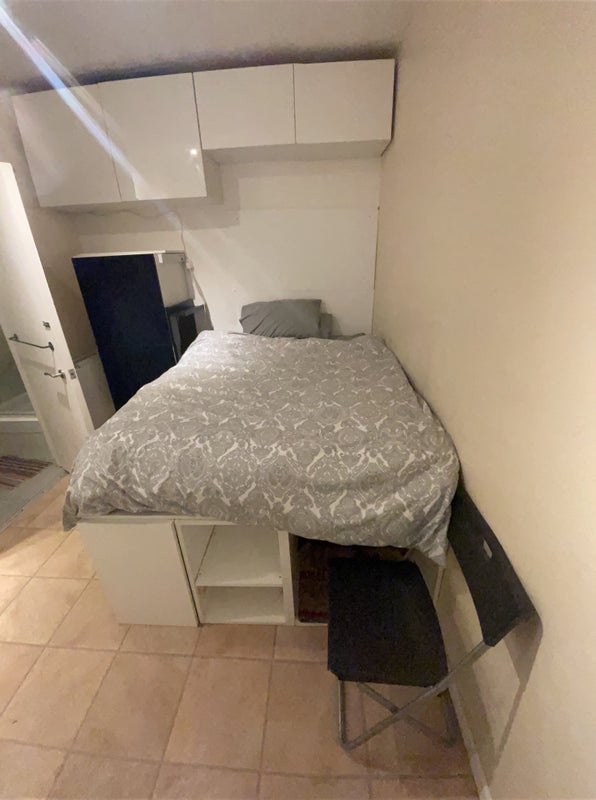 'Studio/ Bedsit / EnSuite Double Room' Room to Rent from SpareRoom