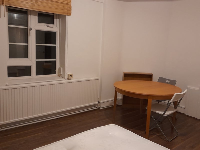 Photo 1: Large table
