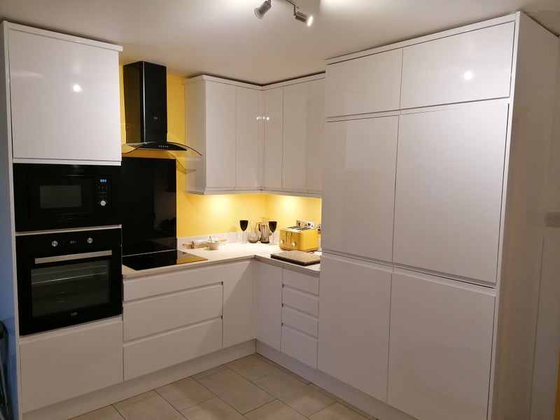 Photo 1: Kitchen