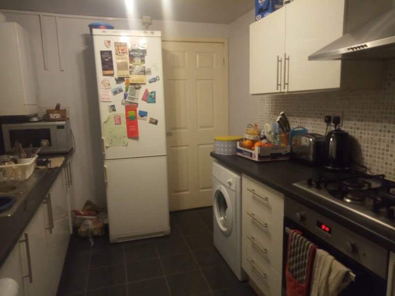 'Double Room Available in Tyneside Flat' Room to Rent from SpareRoom