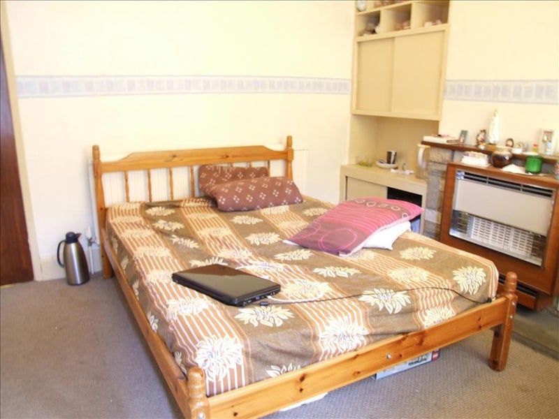 Photo 1: Room 1