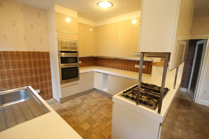 'Double room and single in Wanstead E11' Room to Rent from SpareRoom