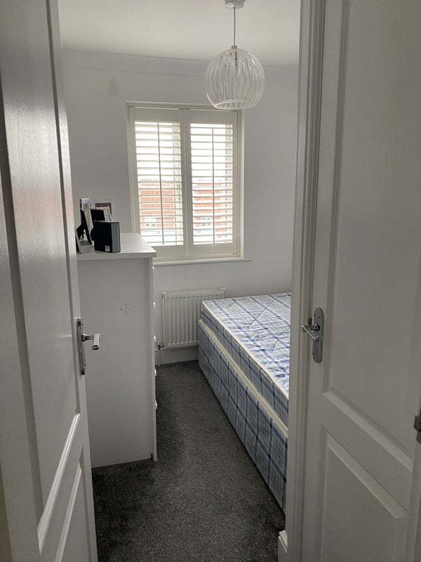 'Single room in a quiet home' Room to Rent from SpareRoom