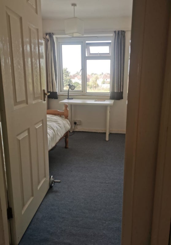 '11th Sept Lovely single bedroom, Cowley' Room to Rent from SpareRoom