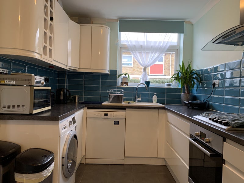 Photo 1: The kitchen 