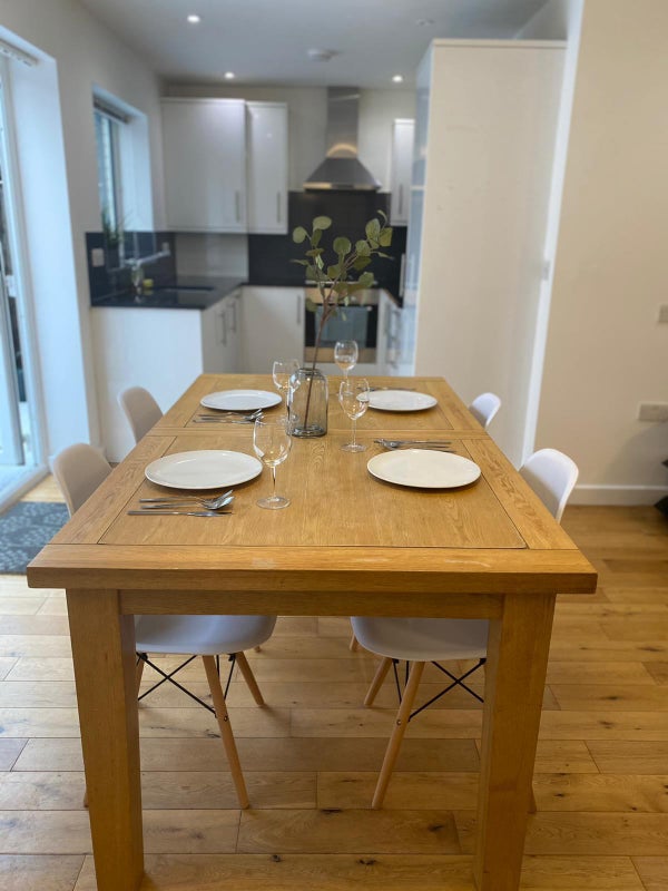 Photo 1: Dining table