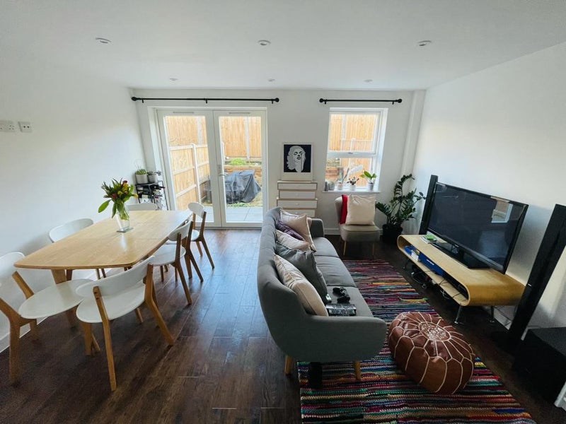 Photo 1: Living room